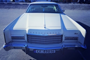 Prawdziwy szwajcar: Lincoln Continental V 1975