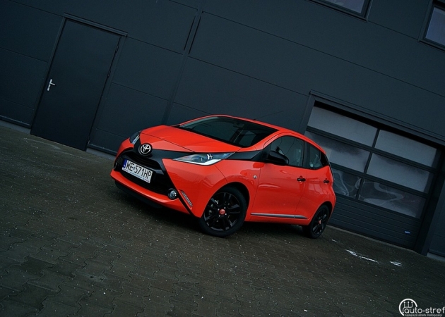 Toyota Aygo 1.0 - jeżdżąca kostka