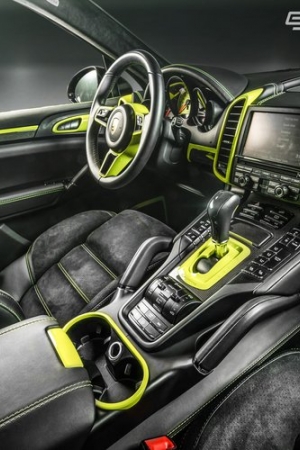 Wnętrze Porsche Cayenne w polskim wydaniu