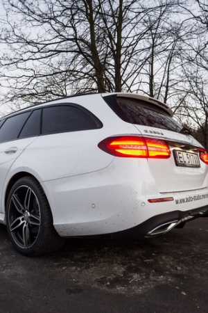 Mercedes-Benz E 220d Kombi – test [wideo]