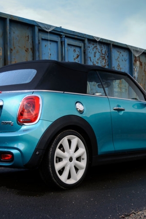 Mini Cooper S Cabrio (2016) - zdjęcia, wnętrze, bagażnik