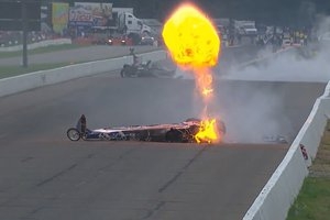 Dragster w ogniu