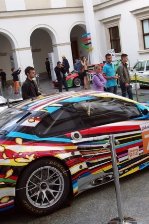 z czym kojarzy się bmw