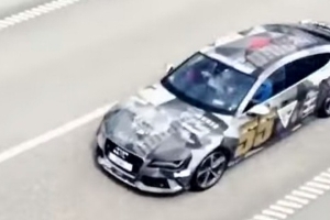 Audi RS7 ucieka przed policją! [wideo]
